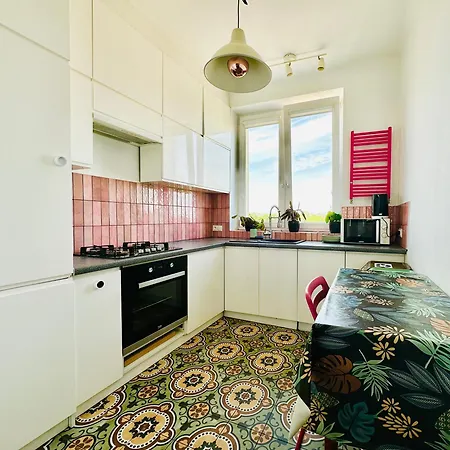 Z Widokiem Na Palac I Kosciol. *