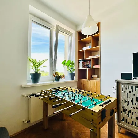 Z Widokiem Na Palac I Kosciol.