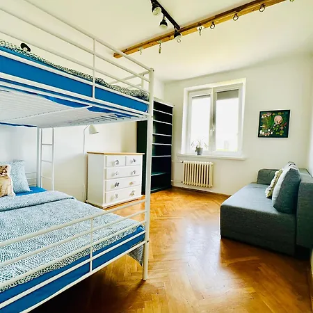 Z Widokiem Na Palac I Kosciol. Varşova