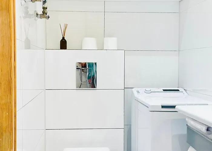 Z Widokiem Na Palac I Kosciol.