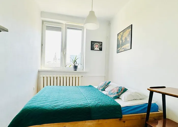 Z Widokiem Na Palac I Kosciol.