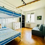 Z Widokiem Na Palac I Kosciol. Varšava