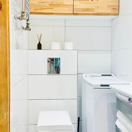 Z Widokiem Na Palac I Kosciol.